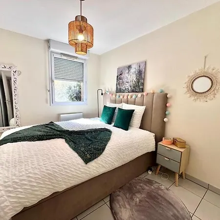 Appartement Le Ernest - Parking Inclus, Jardin Privé Et Piscine